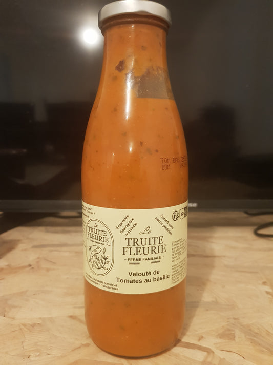 Velouté de tomates au basilic